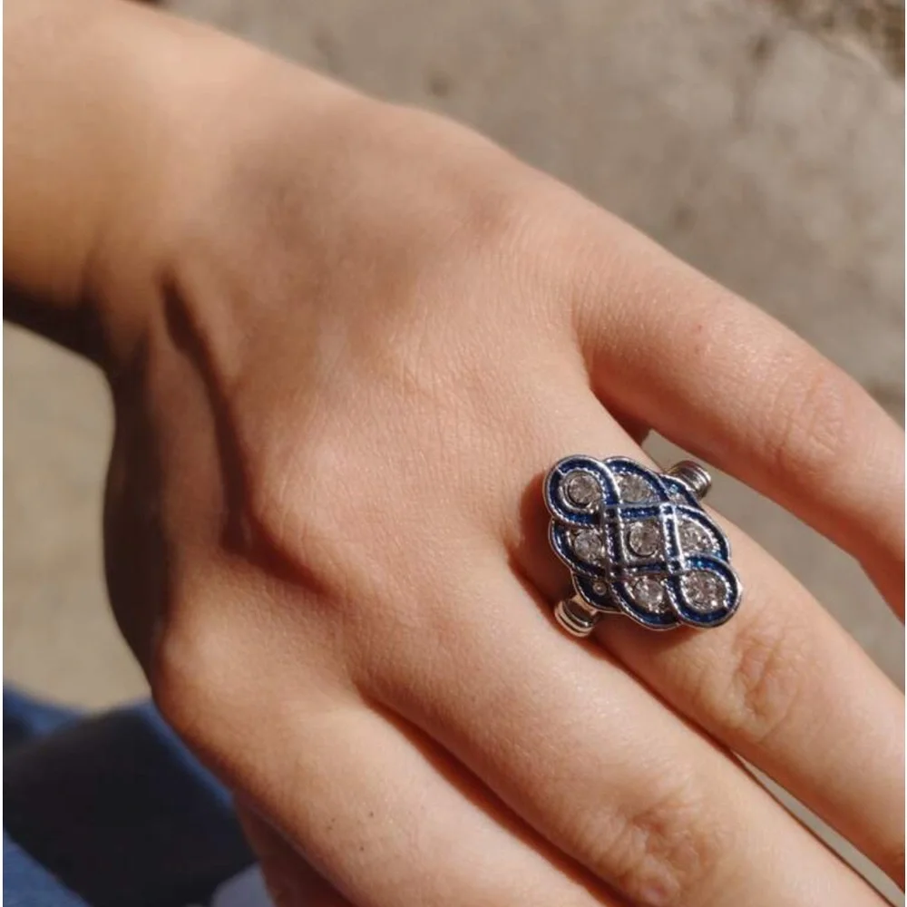 Vintage Sterling Silver Chinese Knot Blue White Sapphire Geometric Banquet Ring